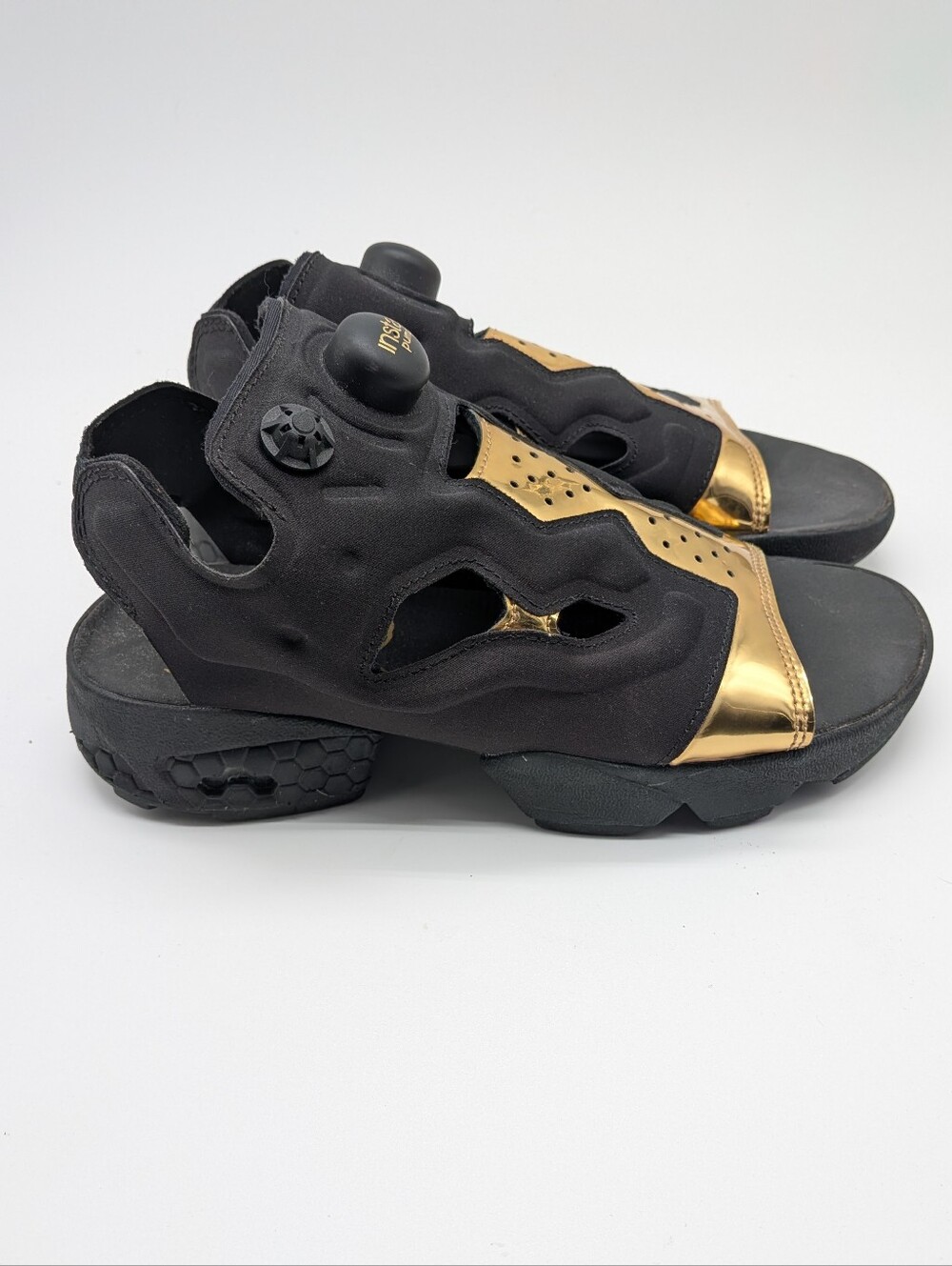 Reebok Instapump Fury Sandals Black Gold BD3184 Women's Slip-On Size 7